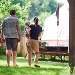 Baumschiffhotel Am Waldbad Campingplads *