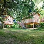 Baumschiffhotel Am Waldbad Campingplads *