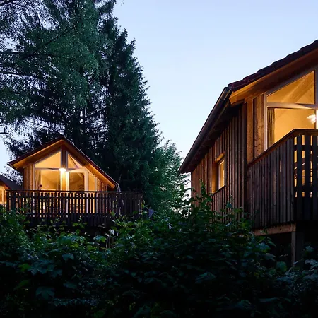 Baumschiffhotel Am Waldbad Κάμπινγκ