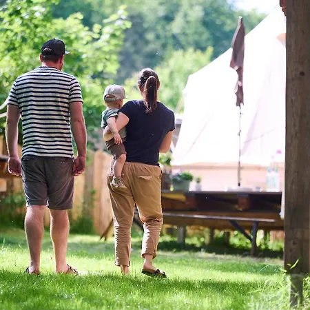 Baumschiffhotel Am Waldbad Campsite *