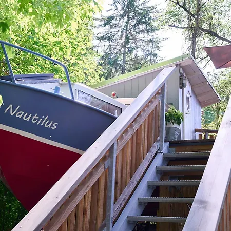 Campsite Baumschiffhotel Am Waldbad