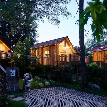 Baumschiffhotel Am Waldbad Κάμπινγκ Bad Rodach