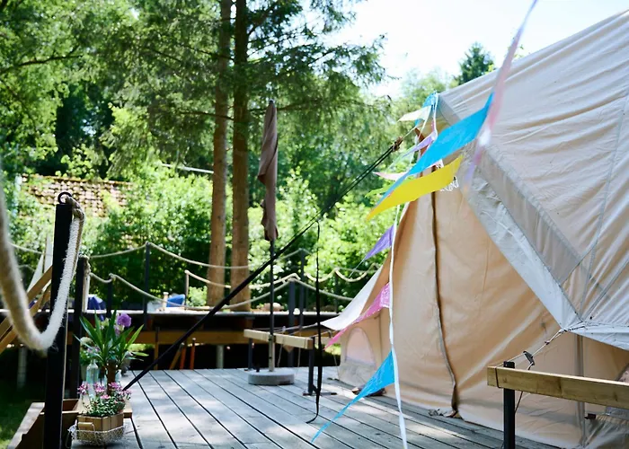 Baumschiffhotel Am Waldbad אתר קמפינג
