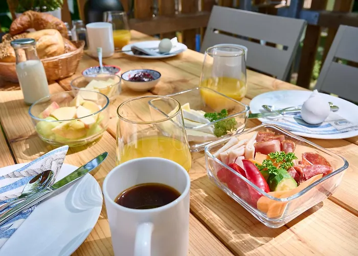 Baumschiffhotel Am Waldbad *